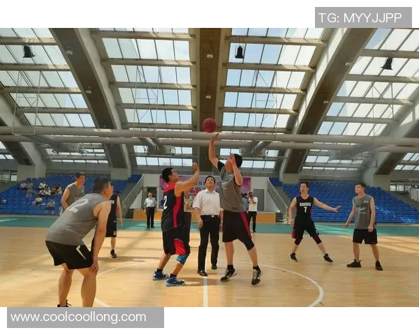 杨军专访：从青涩少年到篮球传奇的成长之路回顾