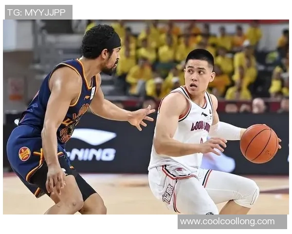 杭州篮球队比赛经验引发热议球迷对战术和表现的不同看法